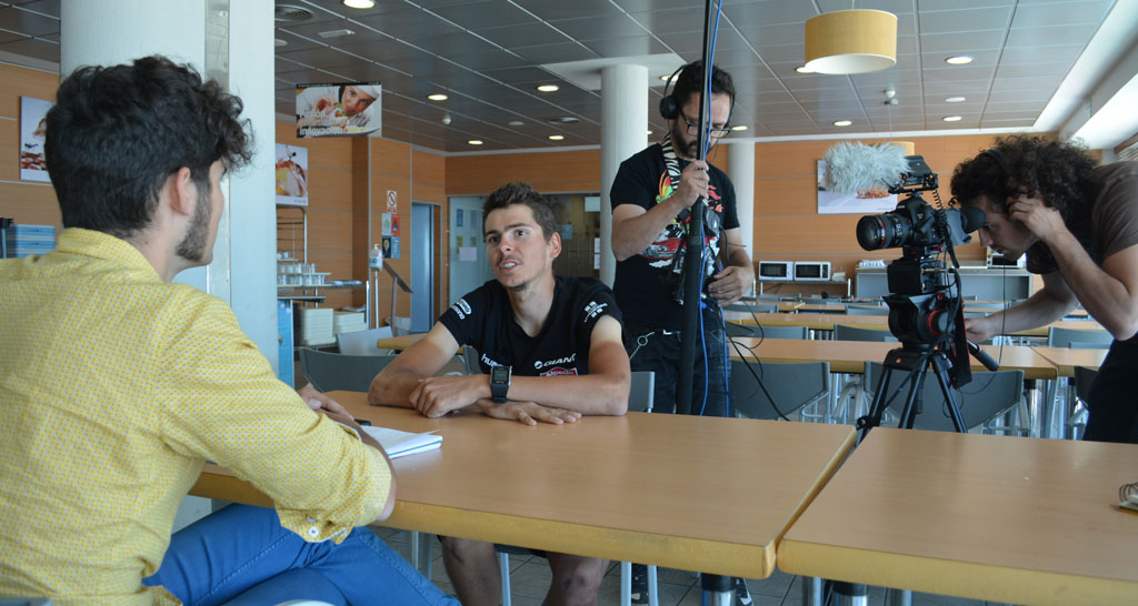 Una tele regional francesa me grabó conversando con Barguil. Curiosamente, fue la peor entrevista de todas las que he hecho este mes.